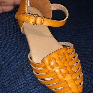 Toddler old navy sandals size 9 new